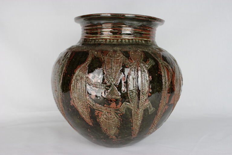 Hand-built ceramic pot by Ladi Kwali with incised decoration and transparent glaze, in York Art Gallery’s collection.